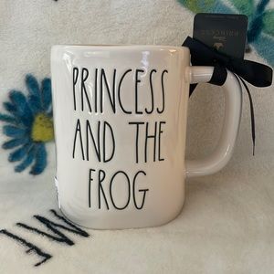 Rae Dunn Disney’s princess and the frog mug with Tiana picture